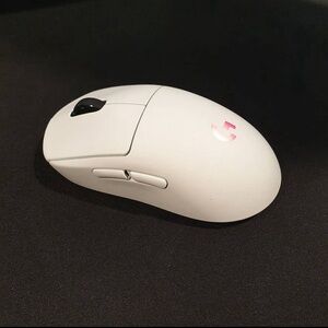 **For Sale: Logitech G304 Light Speed Wireless Mouse for Esports black/white**